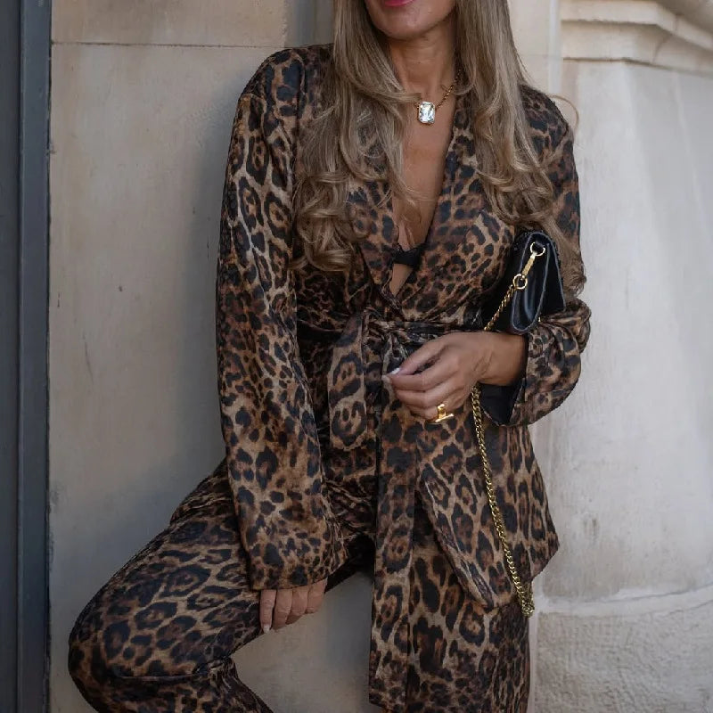 Conjunto de Blazer y Pantalón con Estampado Animal