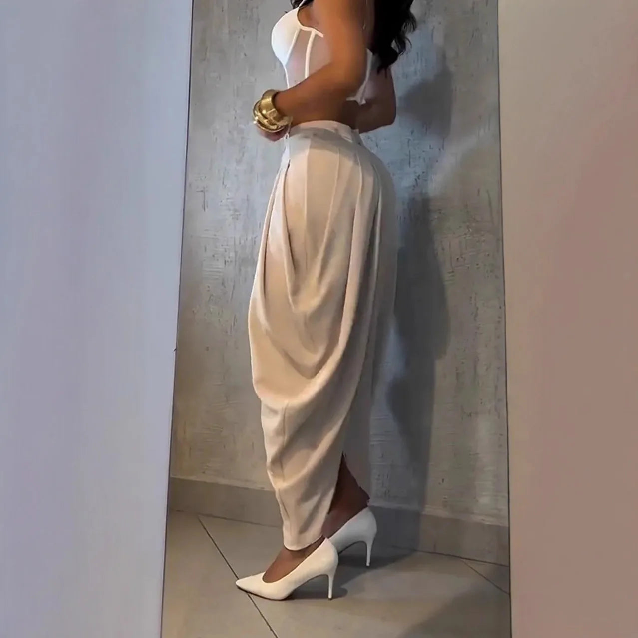 Pantalón de Cintura Alta – Corte Moderno y Caída Fluida