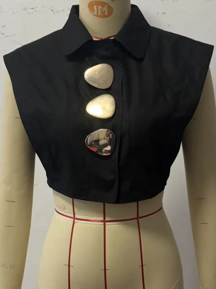 Blusa Corta sin Mangas con Botones Metálicos