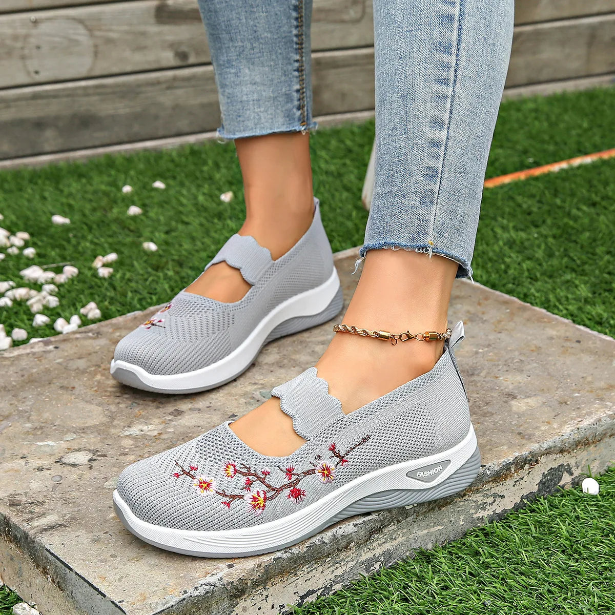 Zapatillas Planas Bordadas