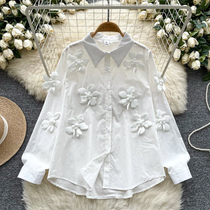 Blusa Elegante con Flores en Relieve