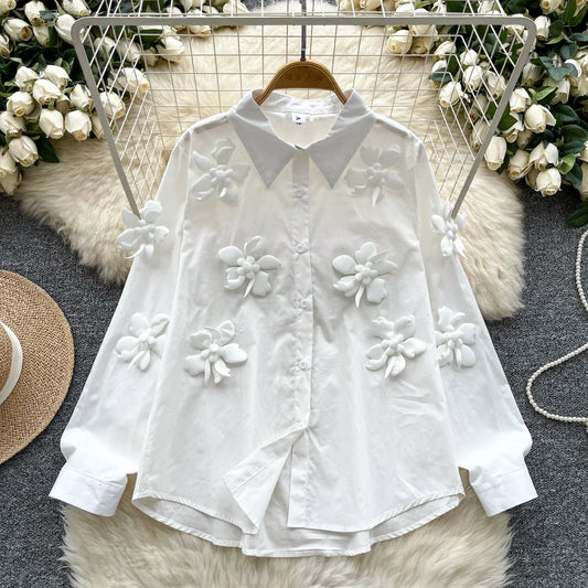 Blusa Elegante con Flores en Relieve