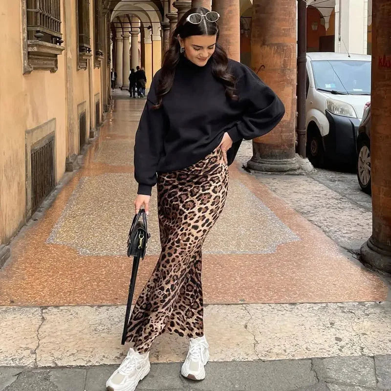 Falda Midi de Satén con Estampado Leopardo