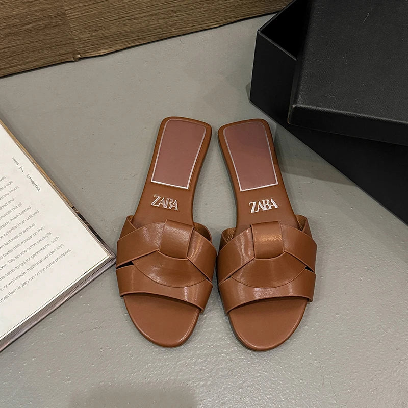 Sandalias Planas con Tiras Entrelazadas