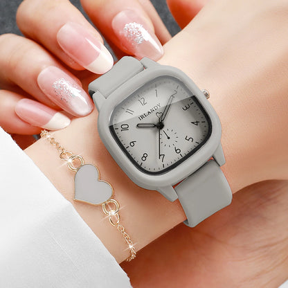 Conjunto de Reloj de Cuarzo y Pulsera con Corazón para Mujer