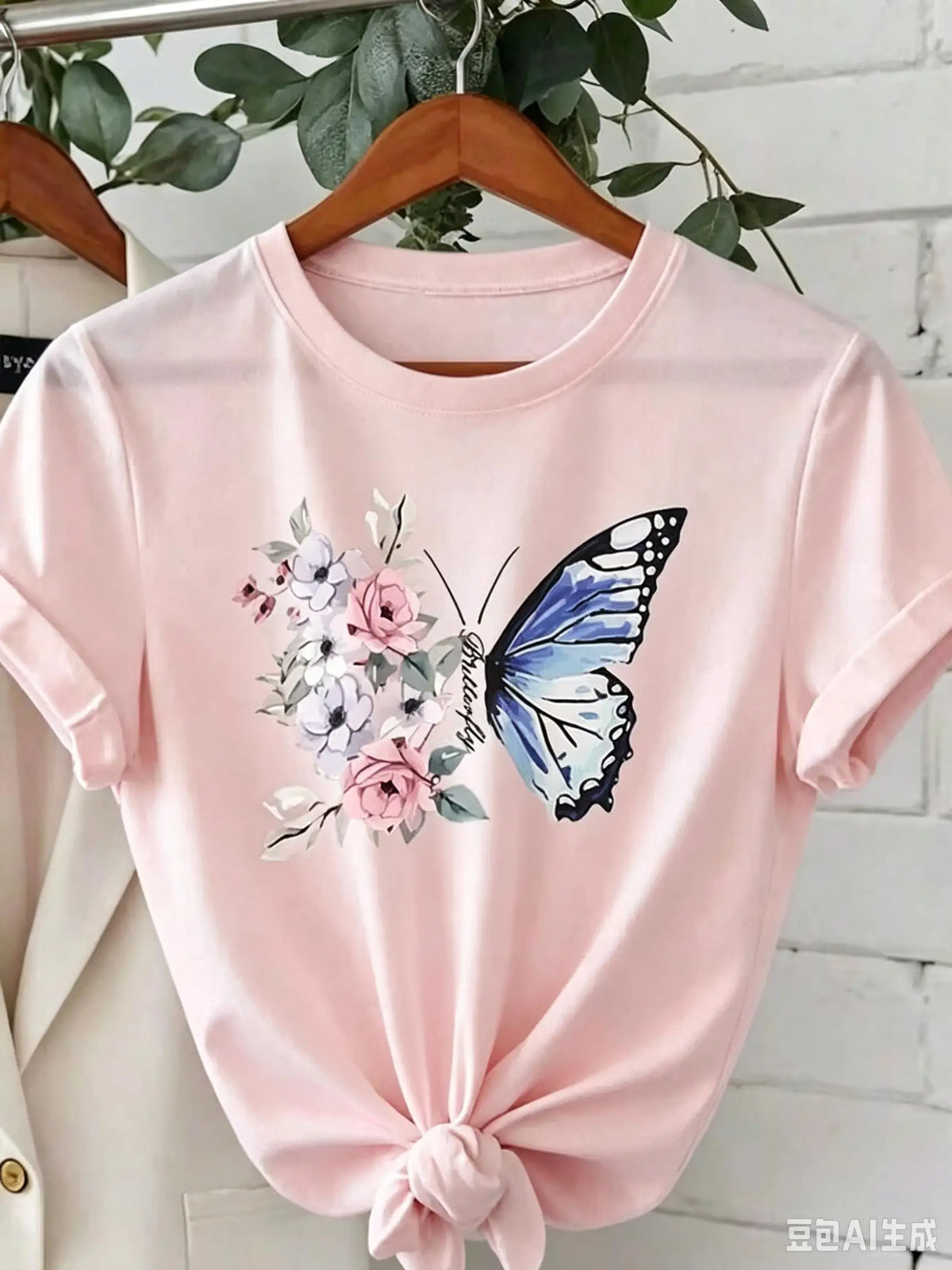 Camiseta de Algodón con Estampado Floral y Mariposa