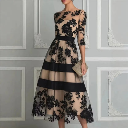 Vestido Midi de Tul con Encaje Floral y Falda Evasé