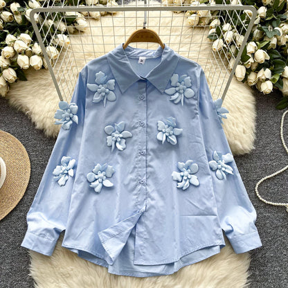 Blusa Elegante con Flores en Relieve