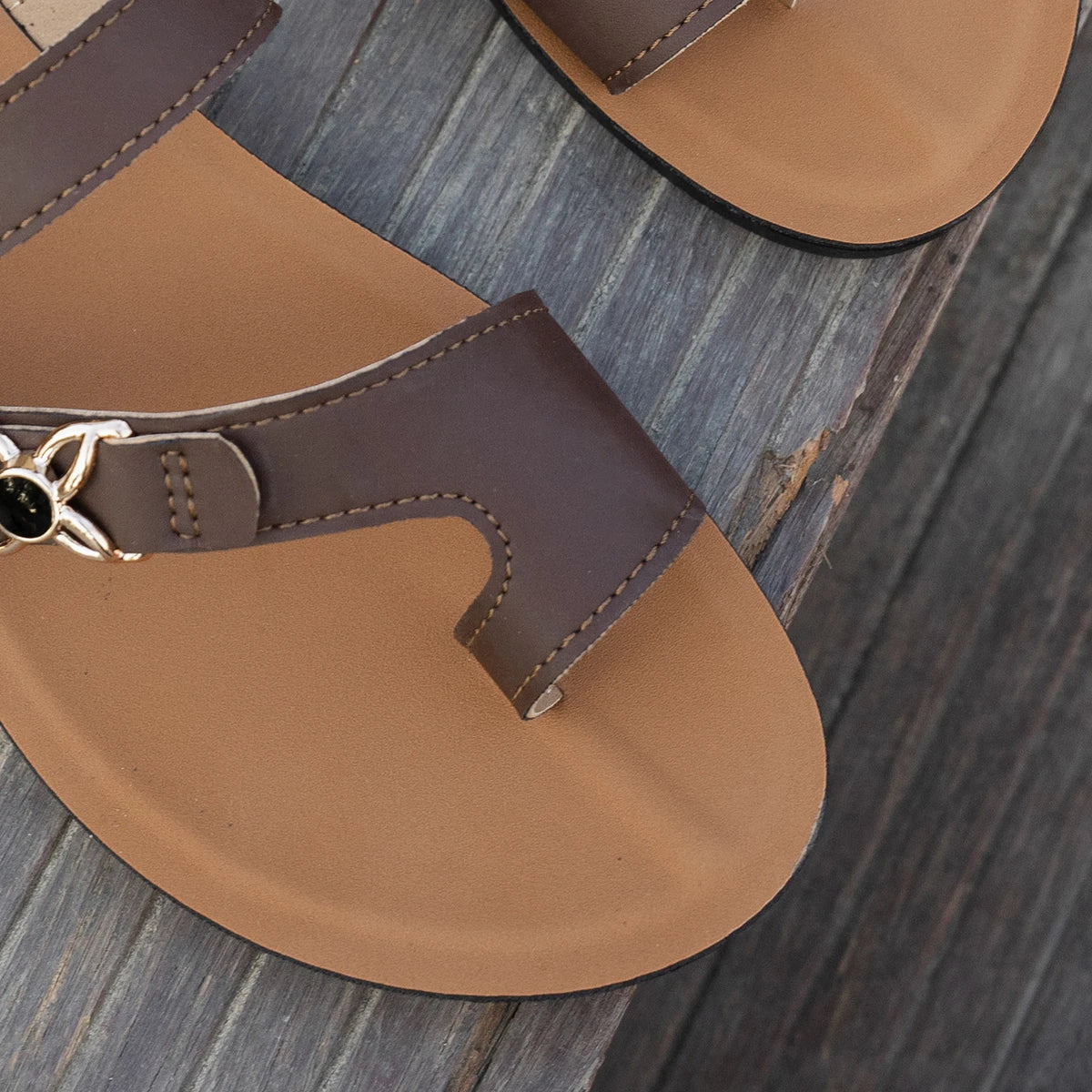 Sandalias Slip-On para Mujer – Diseño Práctico y Versátil