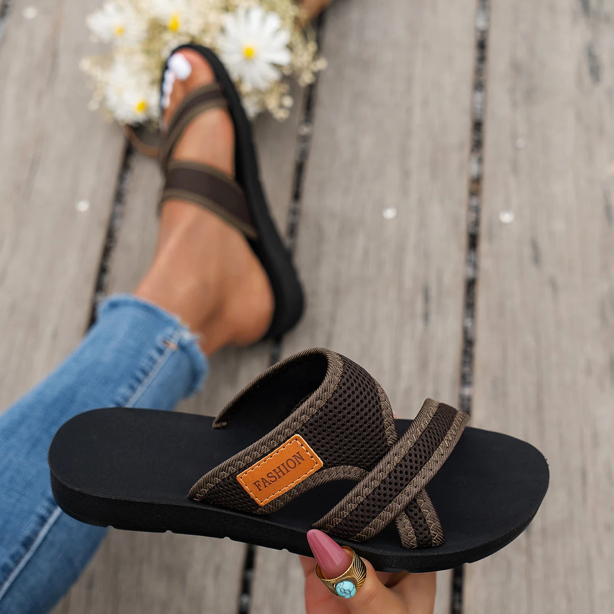 Sandalias Planas Deportivas para Mujer – Diseño Ligero y Versátil