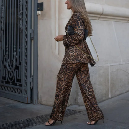 Conjunto de Blazer y Pantalón con Estampado Animal